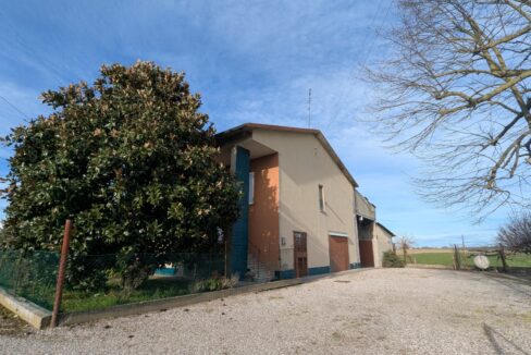 2)esterno lato
